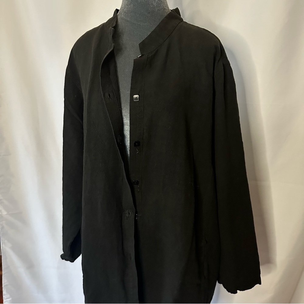 Classic Eileen Fisher linen top.  Oversized / never worn but size tag is missing
